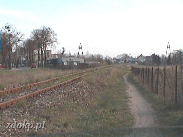 2005-04-25.84 WG wyjazd na Golancz widok na WG.JPG - ostatni przejazd w Wgrowcu przez lini Wgrowiec - Goacz, widok w kierunku Wgrowca